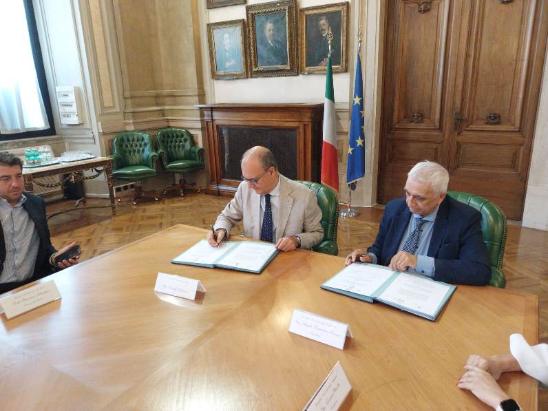 cnieministeroistruzione.jpg